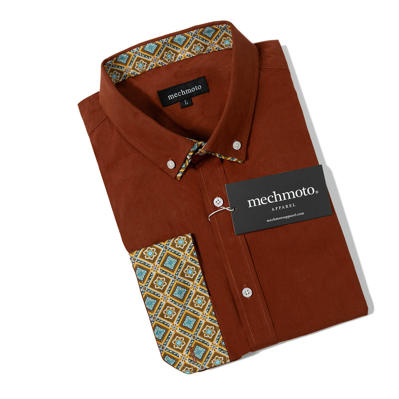 Plain shirt with contrast on double collar stand