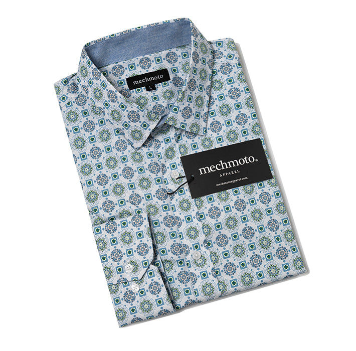 Cotton stretch geo print shirt with 2 back darts and contrast in collar