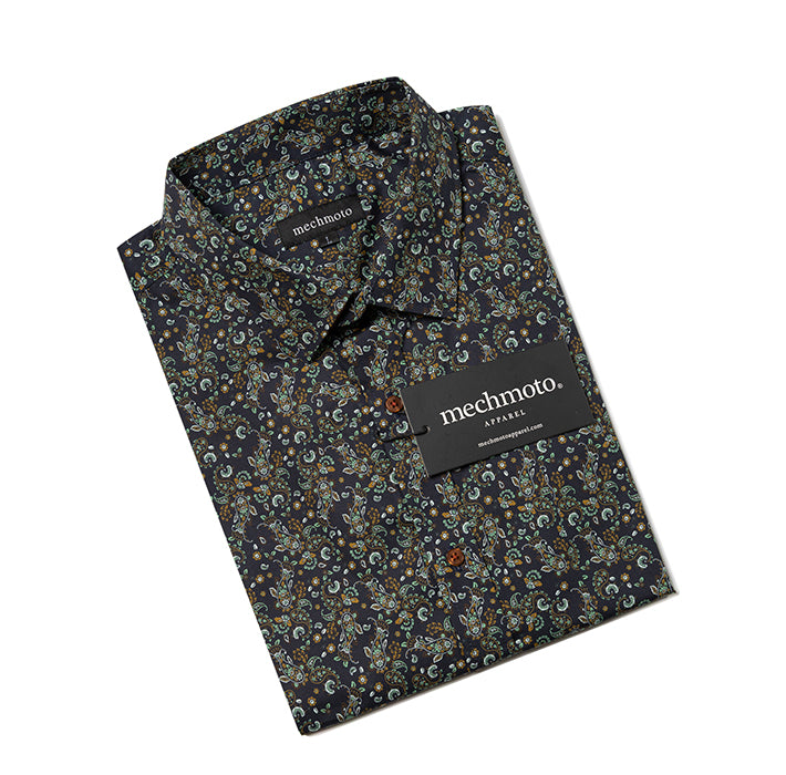 S/S paisley print shirt with 2 back darts cuffed sleeve