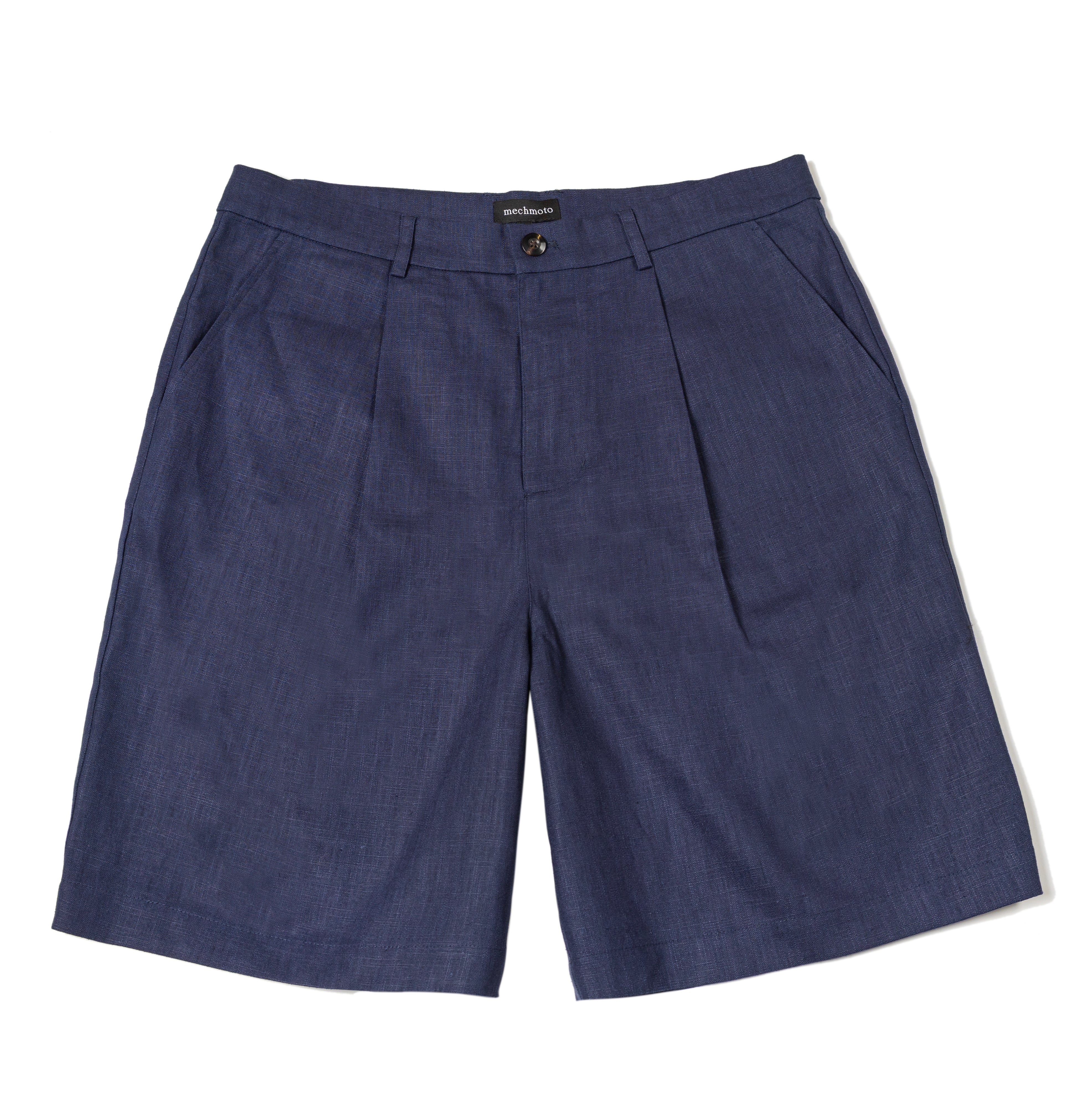 Side pocket pleated short with two button flap pockets